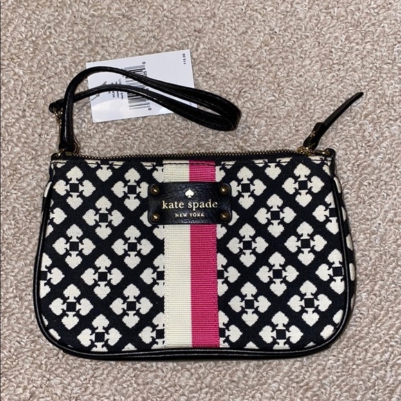 Kate spade wristlet - Picture 1 of 3